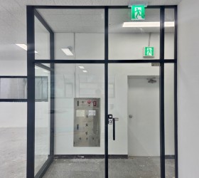 경기도 동두천 상가 고난도 유리칸막이 시공